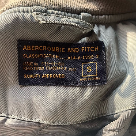 Abercrombie & Fitch bomber jacket, Men’s Small, army green/brown accents. - Picture 3 of 3